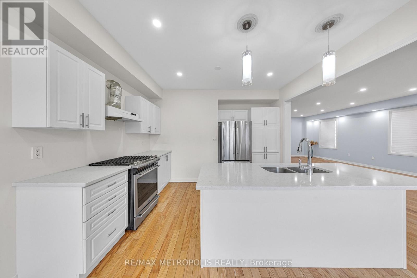 35 Clipper Lane, Clarington, Ontario  L1C 4B1 - Photo 12 - E12884000