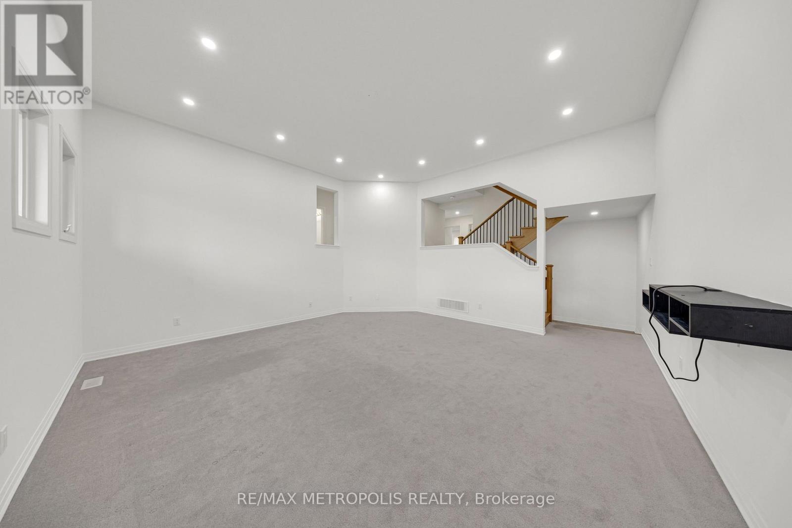 35 Clipper Lane, Clarington, Ontario  L1C 4B1 - Photo 25 - E12884000