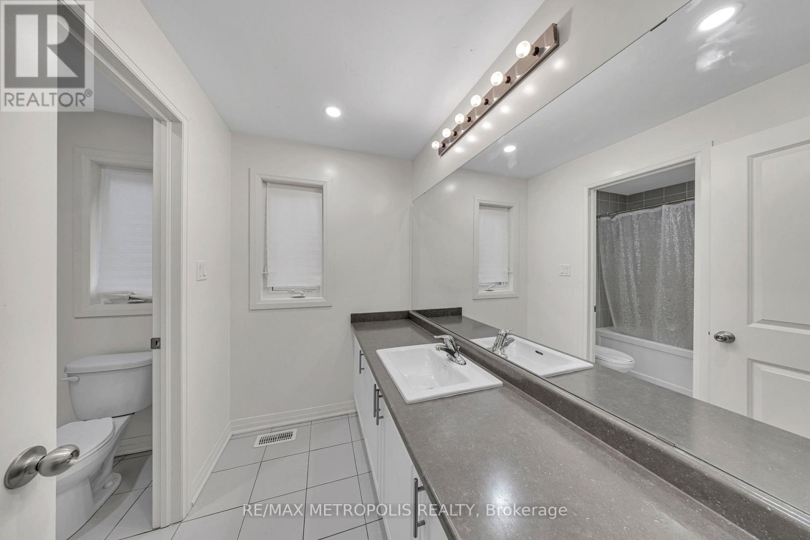 35 Clipper Lane, Clarington, Ontario  L1C 4B1 - Photo 28 - E12884000