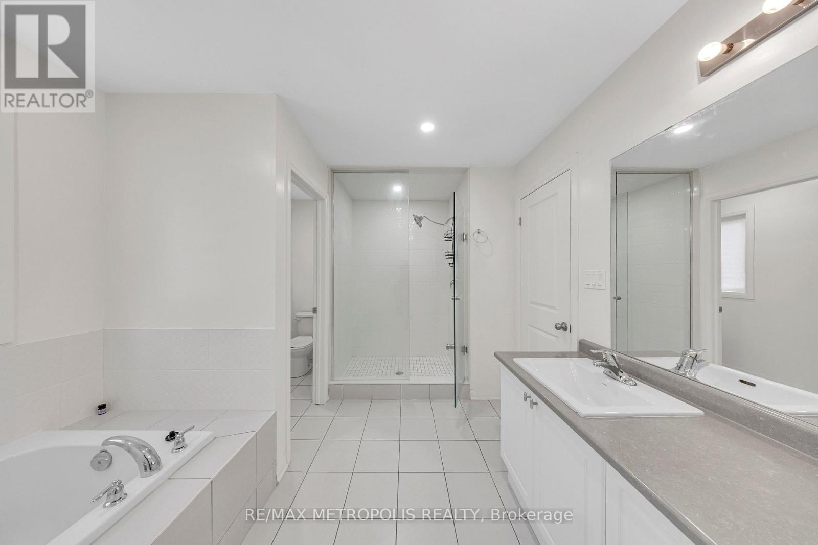 35 Clipper Lane, Clarington, Ontario  L1C 4B1 - Photo 47 - E12884000