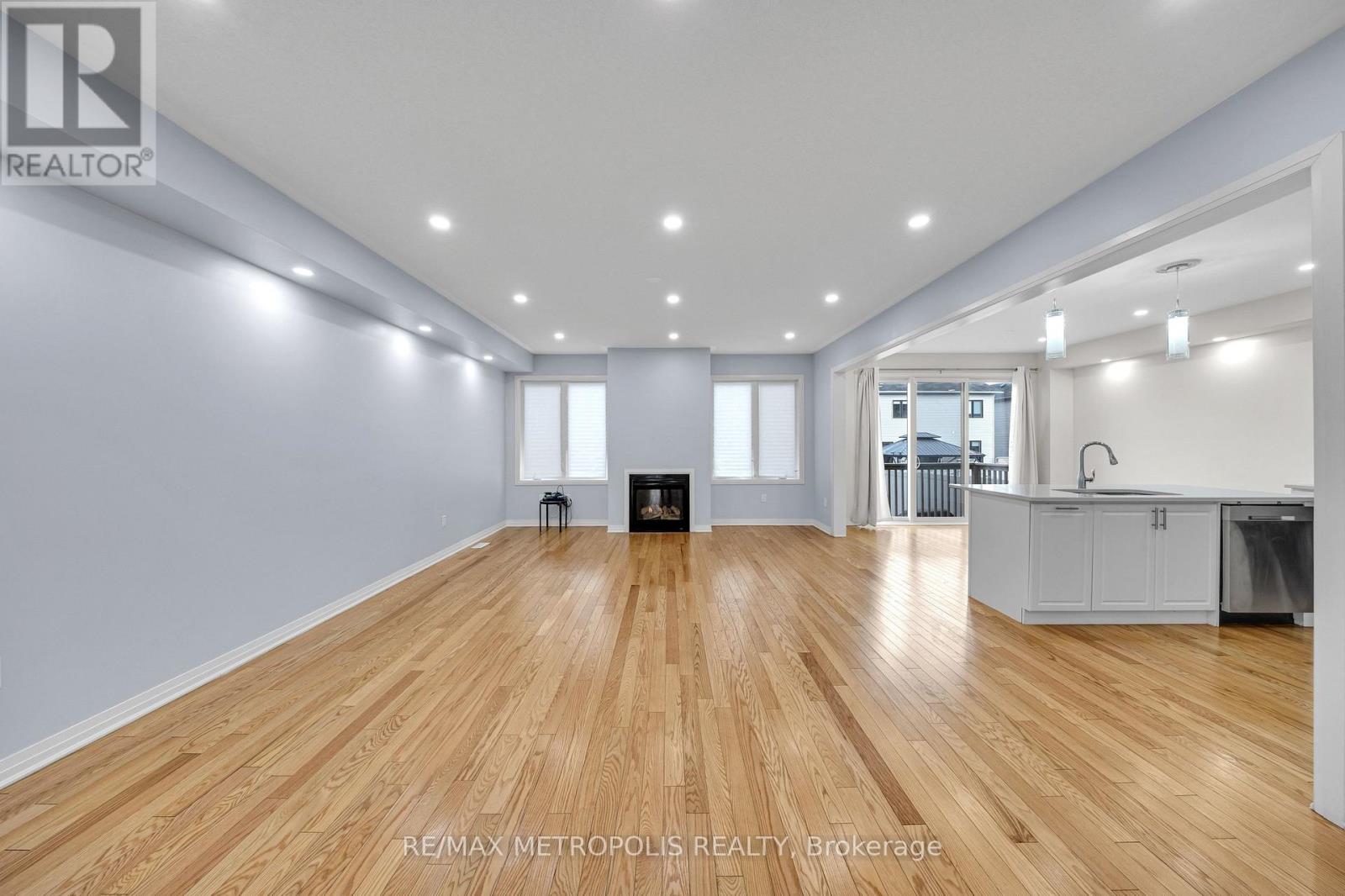 35 Clipper Lane, Clarington, Ontario  L1C 4B1 - Photo 8 - E12884000