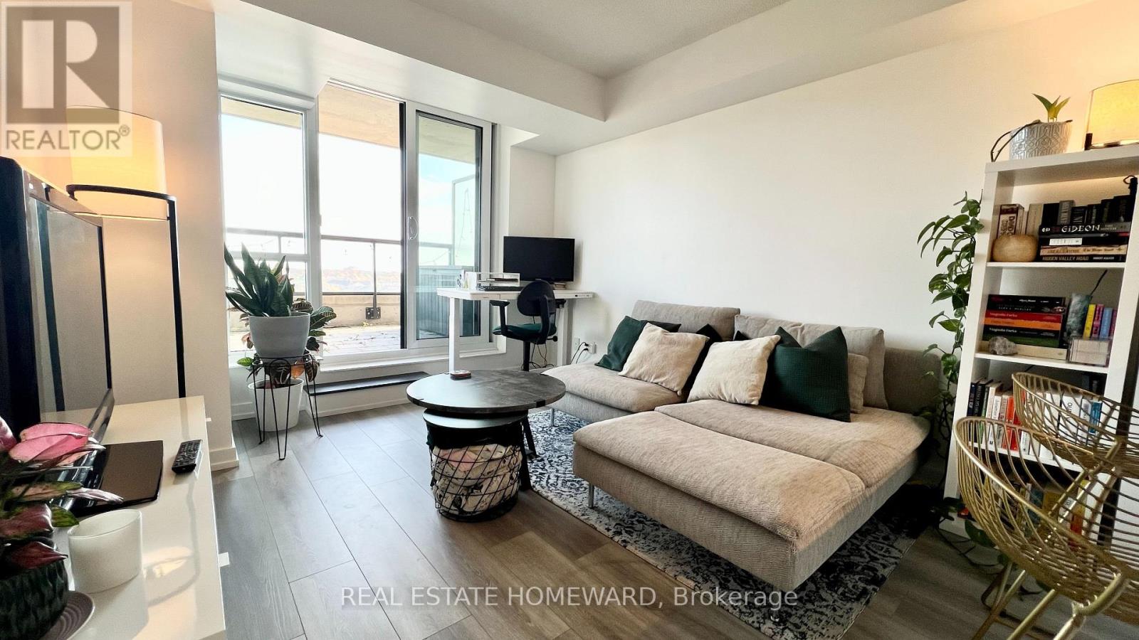 912 - 8 Trent Avenue, Toronto, Ontario  M4C 0A6 - Photo 5 - E12884006