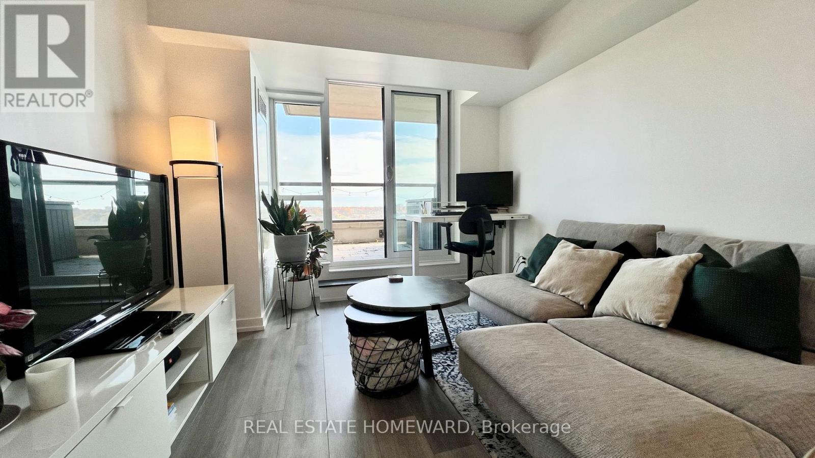 912 - 8 Trent Avenue, Toronto, Ontario  M4C 0A6 - Photo 6 - E12884006