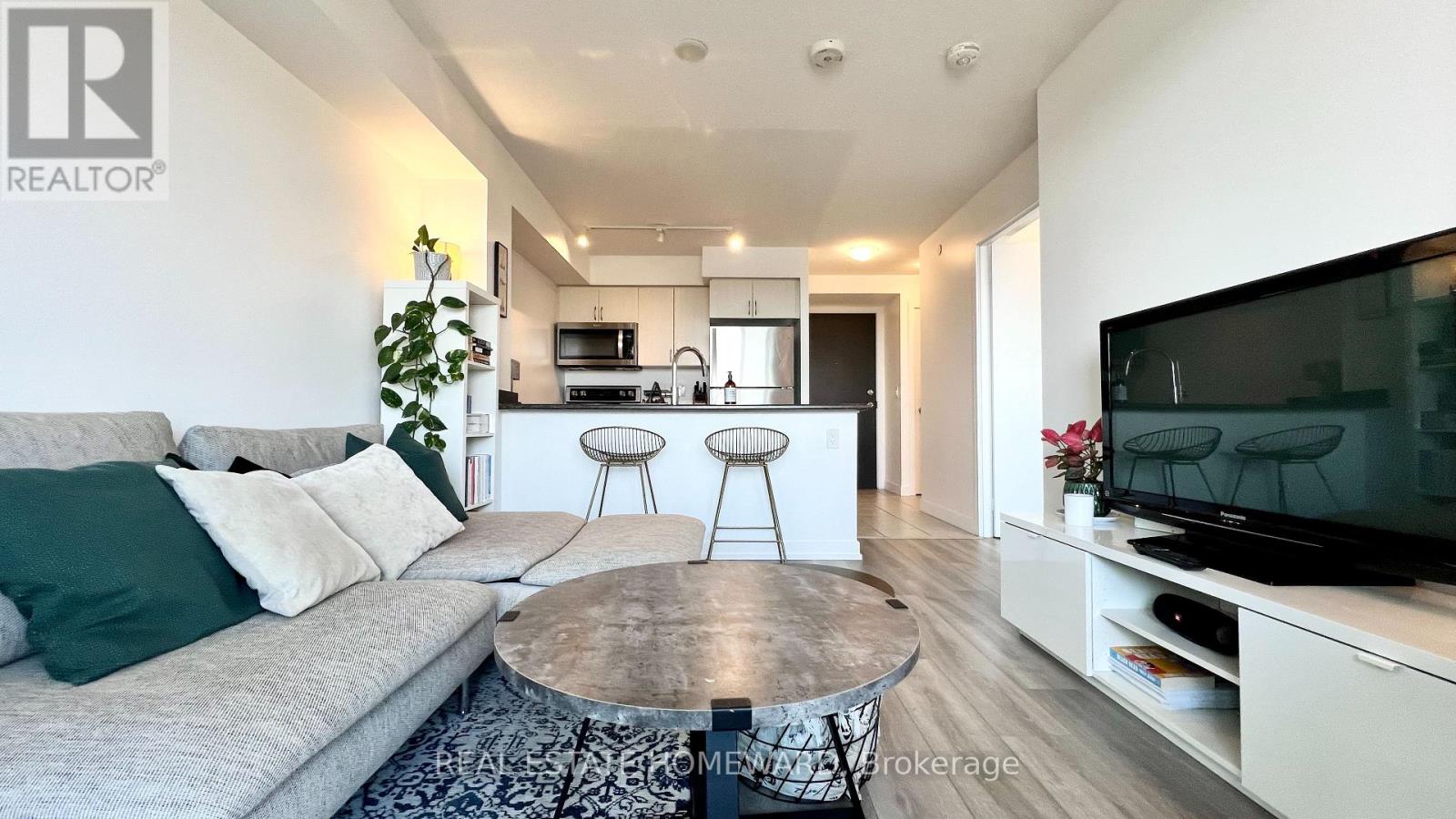 912 - 8 Trent Avenue, Toronto, Ontario  M4C 0A6 - Photo 7 - E12884006