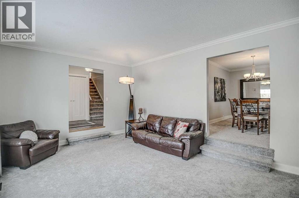 311 Canterbury Place Sw, Calgary, Alberta  T2W 2B5 - Photo 4 - A2287688