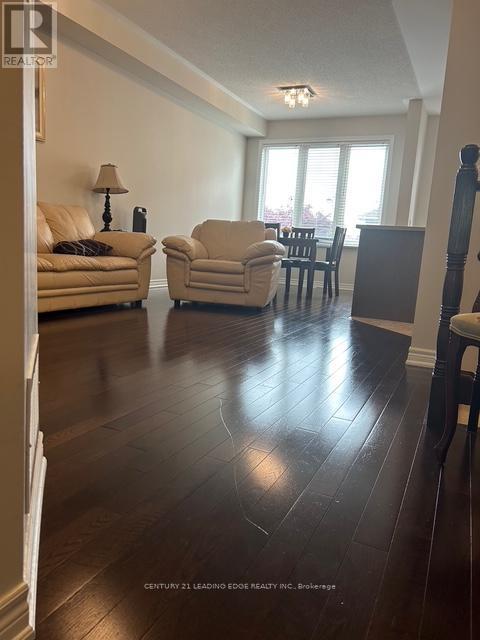 97 Thatcher Crescent, East Gwillimbury, Ontario  L9N 0B9 - Photo 5 - N12883994