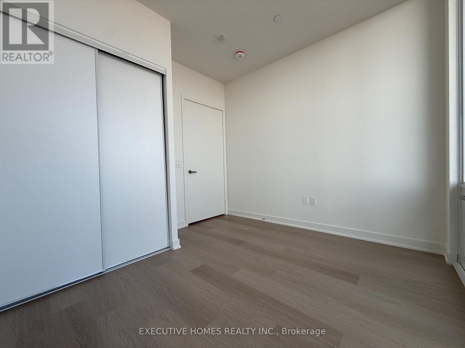 2910 - 448 Burnhamthrope Road W, Mississauga, Ontario  L5B 0R4 - Photo 11 - W12883956