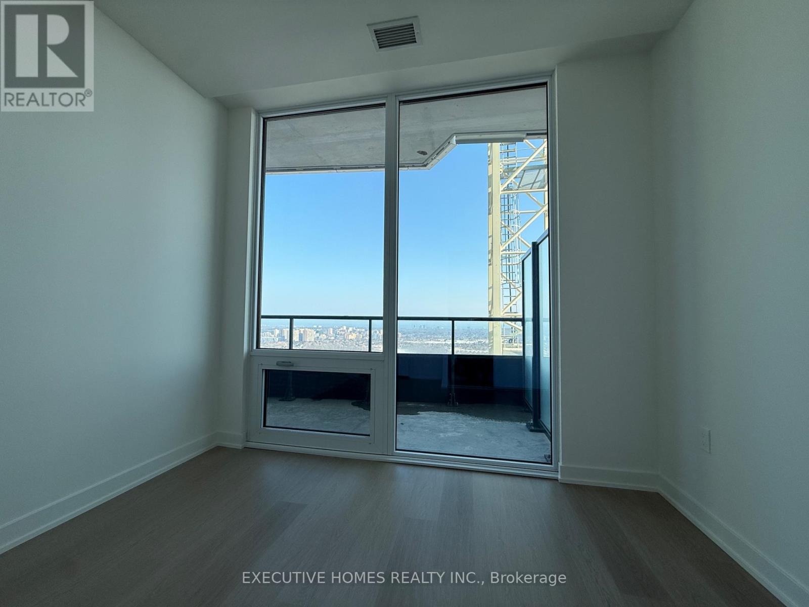 2910 - 448 Burnhamthrope Road W, Mississauga, Ontario  L5B 0R4 - Photo 12 - W12883956