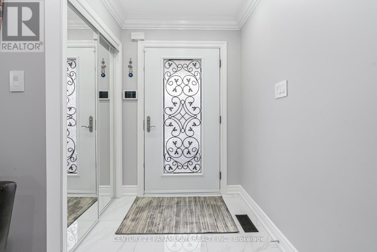 14 Redfinch Way, Brampton, Ontario  L7A 2B3 - Photo 3 - W12883980