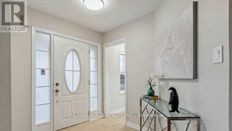 2 Stedford Crescent S, Brampton, Ontario  L7A 4P6 - Photo 4 - W12883982