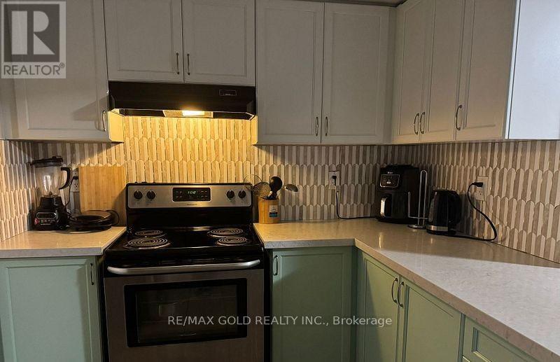 2 Stedford Crescent S, Brampton, Ontario  L7A 4P6 - Photo 9 - W12883982