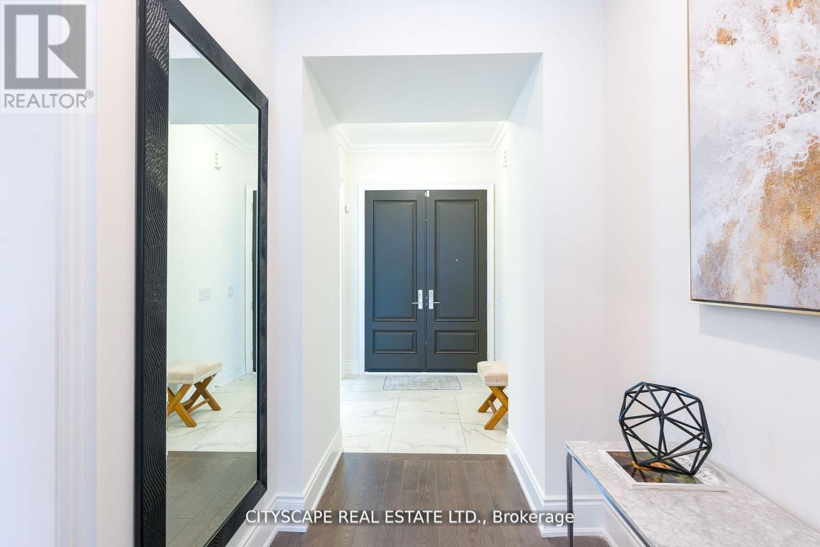 2405 Irene Crescent, Oakville, Ontario  L6M 5M2 - Photo 2 - W12883990