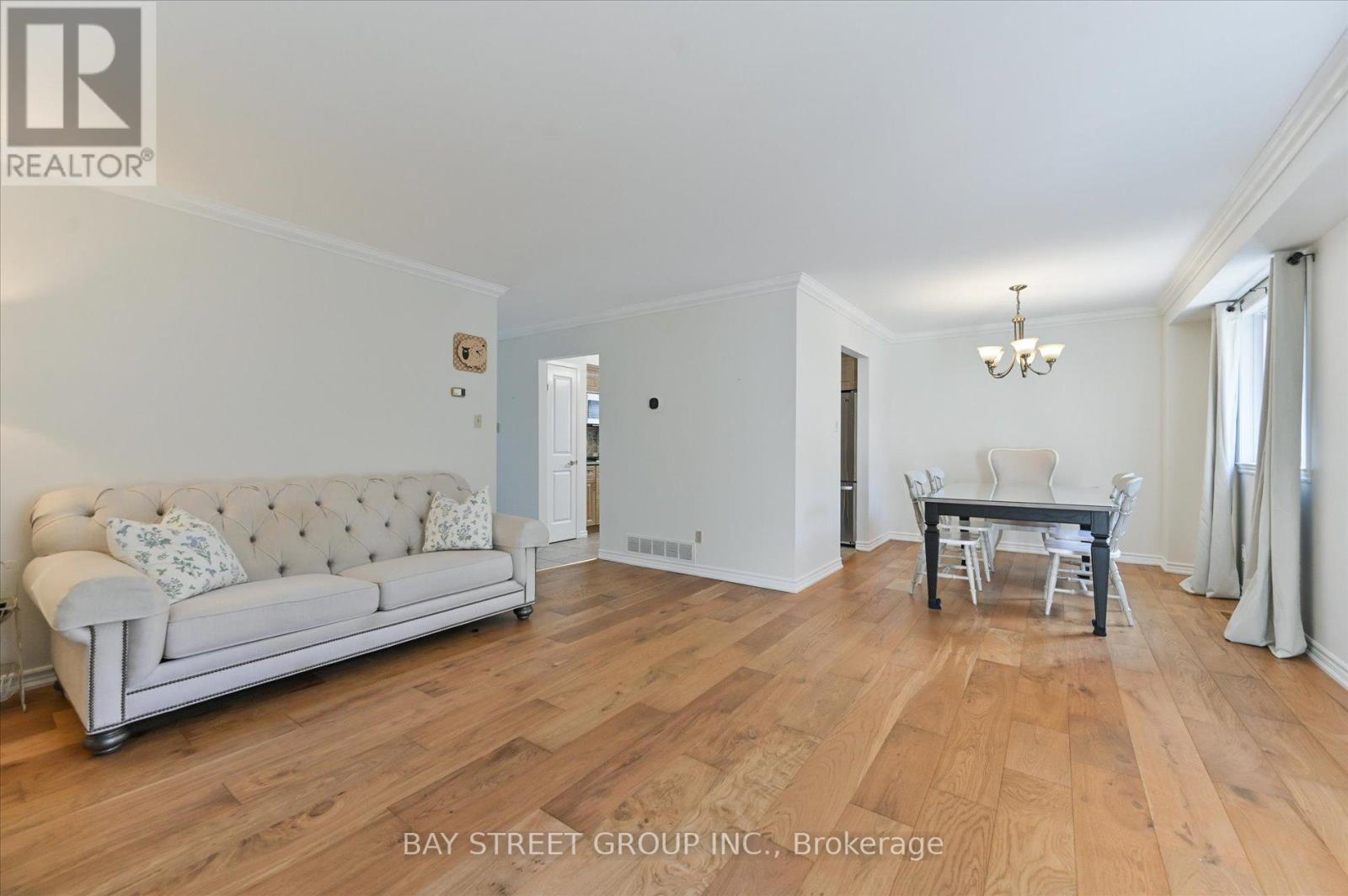 378 East 24th Street, Hamilton, Ontario  L8V 4V2 - Photo 12 - X12883986