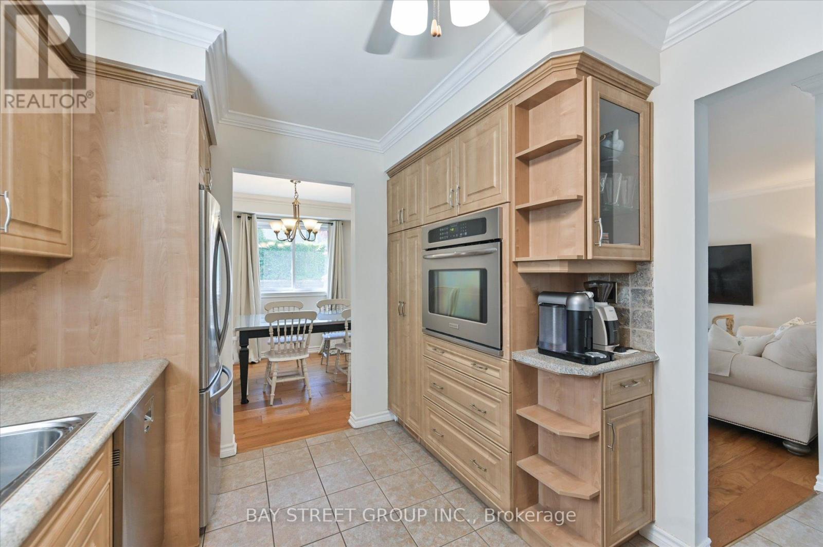 378 East 24th Street, Hamilton, Ontario  L8V 4V2 - Photo 8 - X12883986