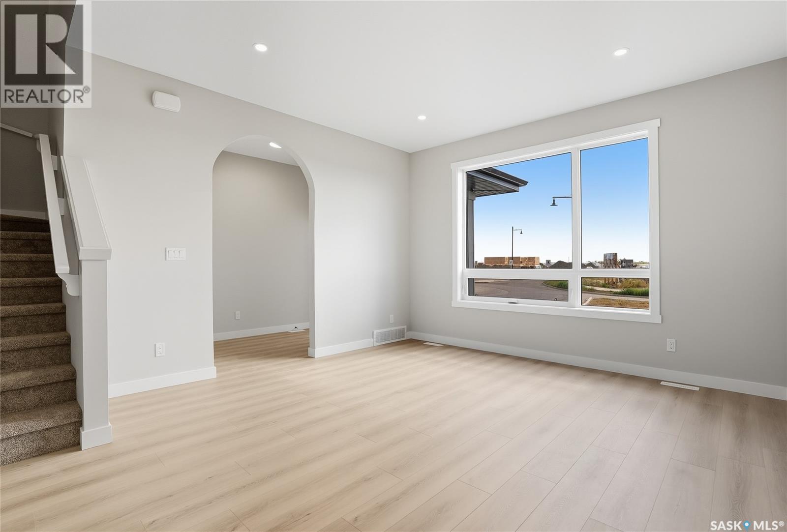 38 Taskamanwa Terrace, Saskatoon, Saskatchewan  S7V 1Z7 - Photo 5 - SK030447