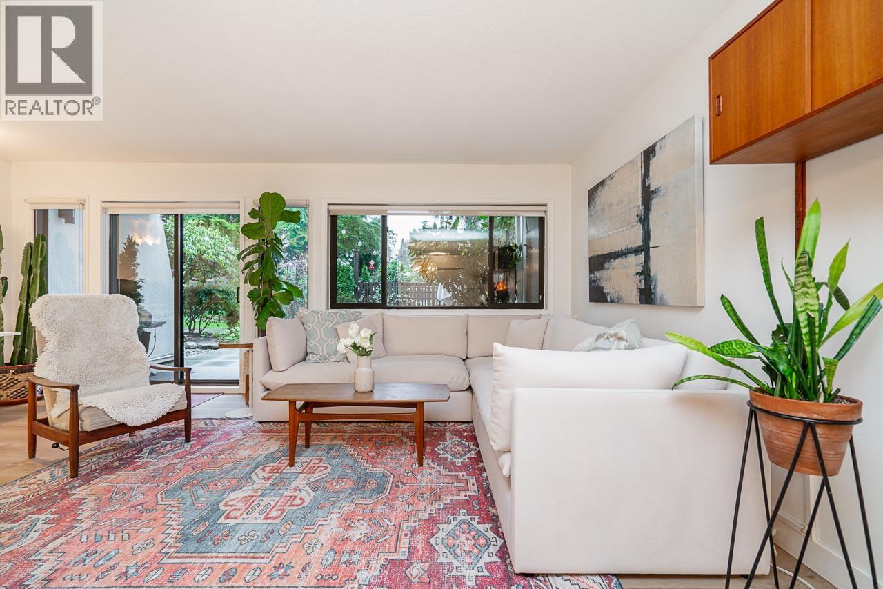 4 7363 Montecito Drive, Burnaby, British Columbia  V5A 1R4 - Photo 2 - R3096755