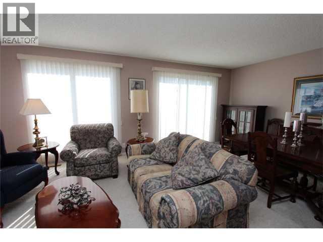 856 Queensland Drive Se, Calgary, Alberta  T2J 6J4 - Photo 6 - A2293014