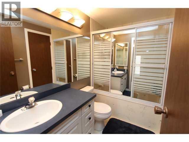 856 Queensland Drive Se, Calgary, Alberta  T2J 6J4 - Photo 12 - A2293014