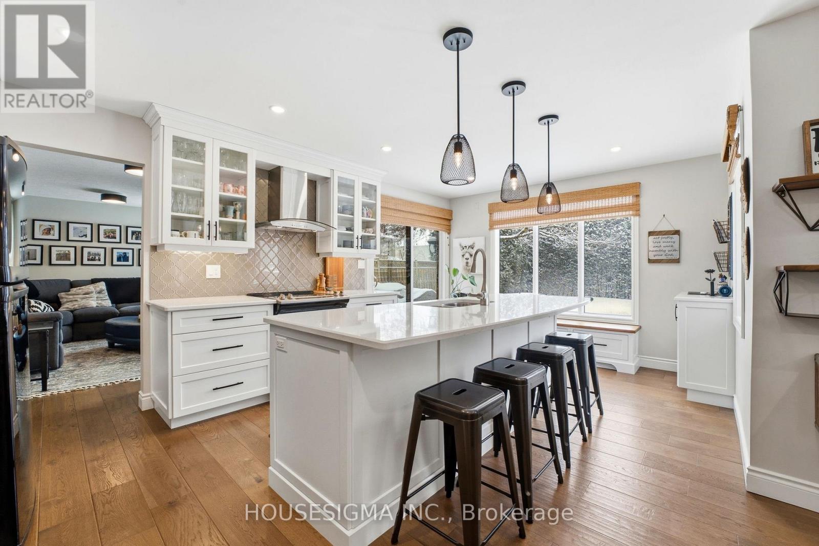 4 Mulberry Court, Guelph, Ontario  N1C 1A6 - Photo 2 - X12859448