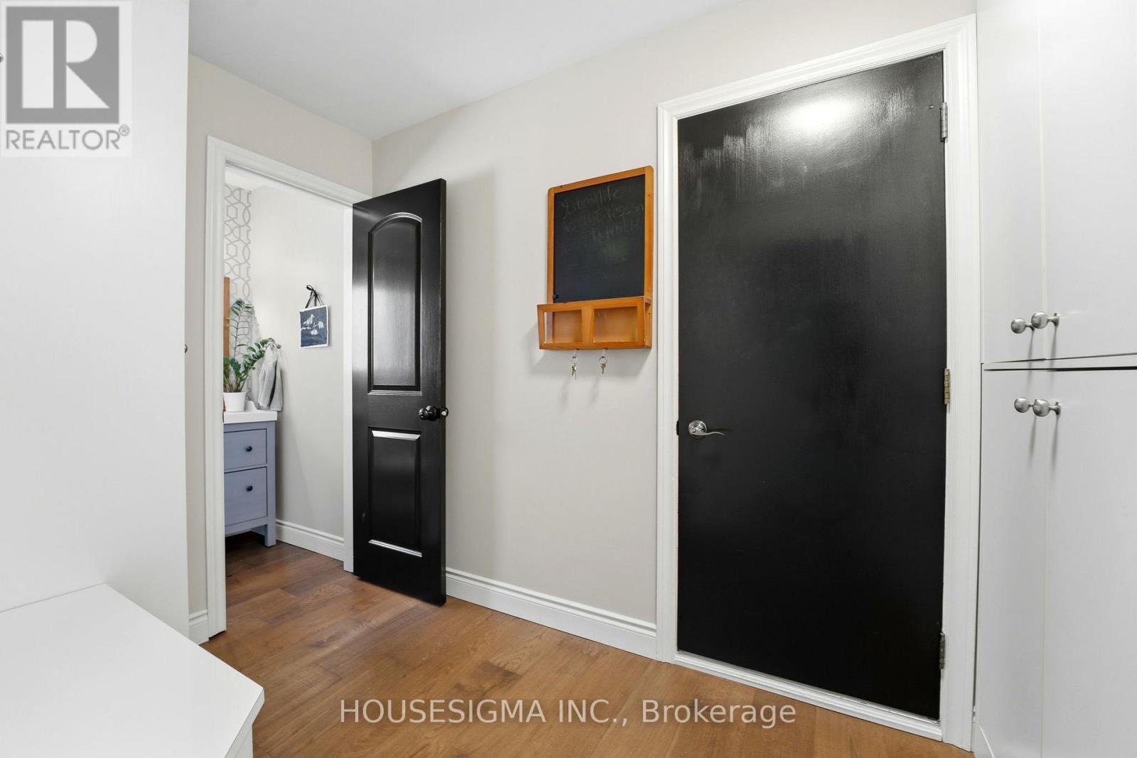 4 Mulberry Court, Guelph, Ontario  N1C 1A6 - Photo 9 - X12859448