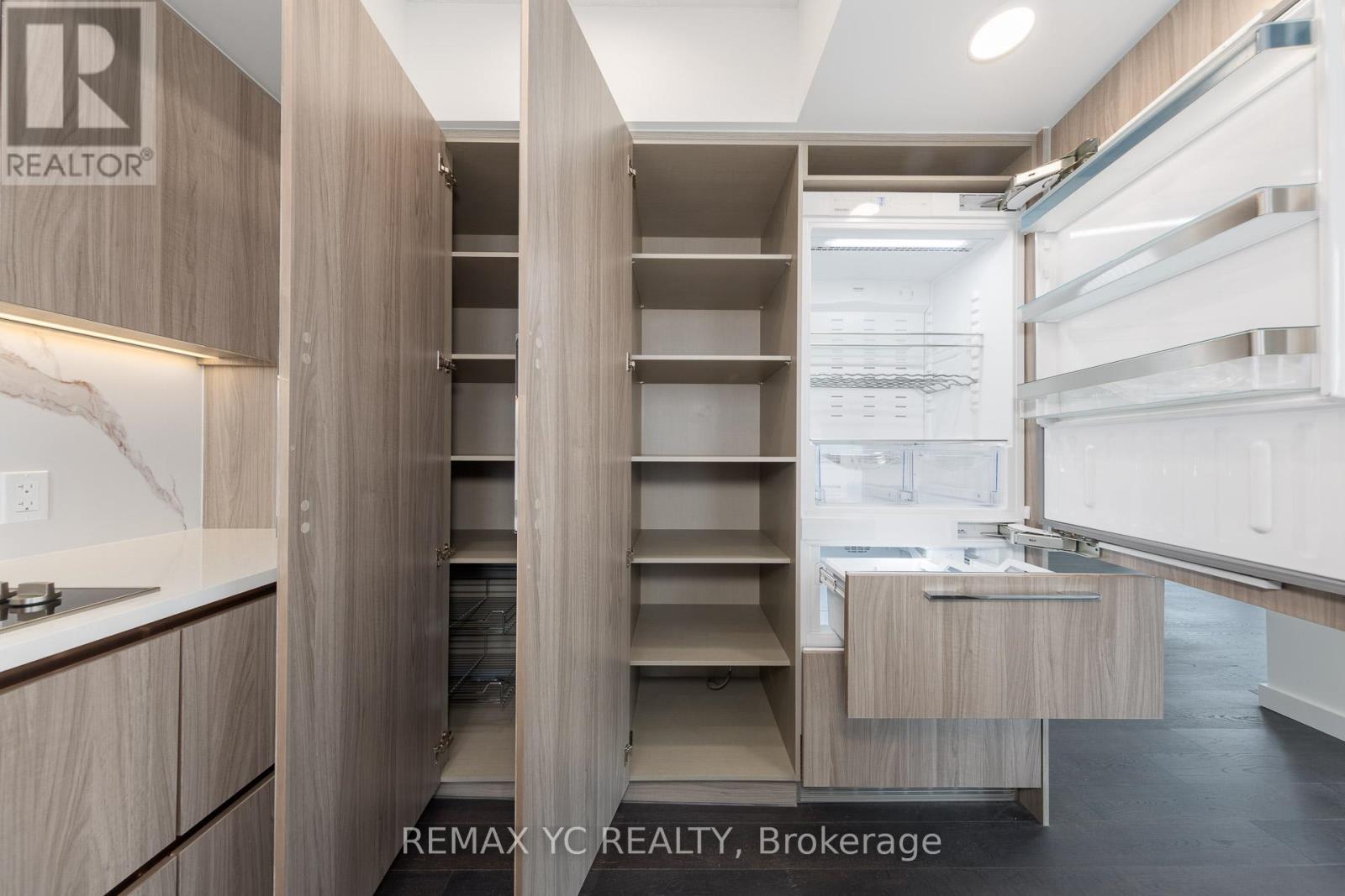 5705 - 1 Concord City Place Way, Toronto, Ontario  M5V 0X3 - Photo 7 - C12883702