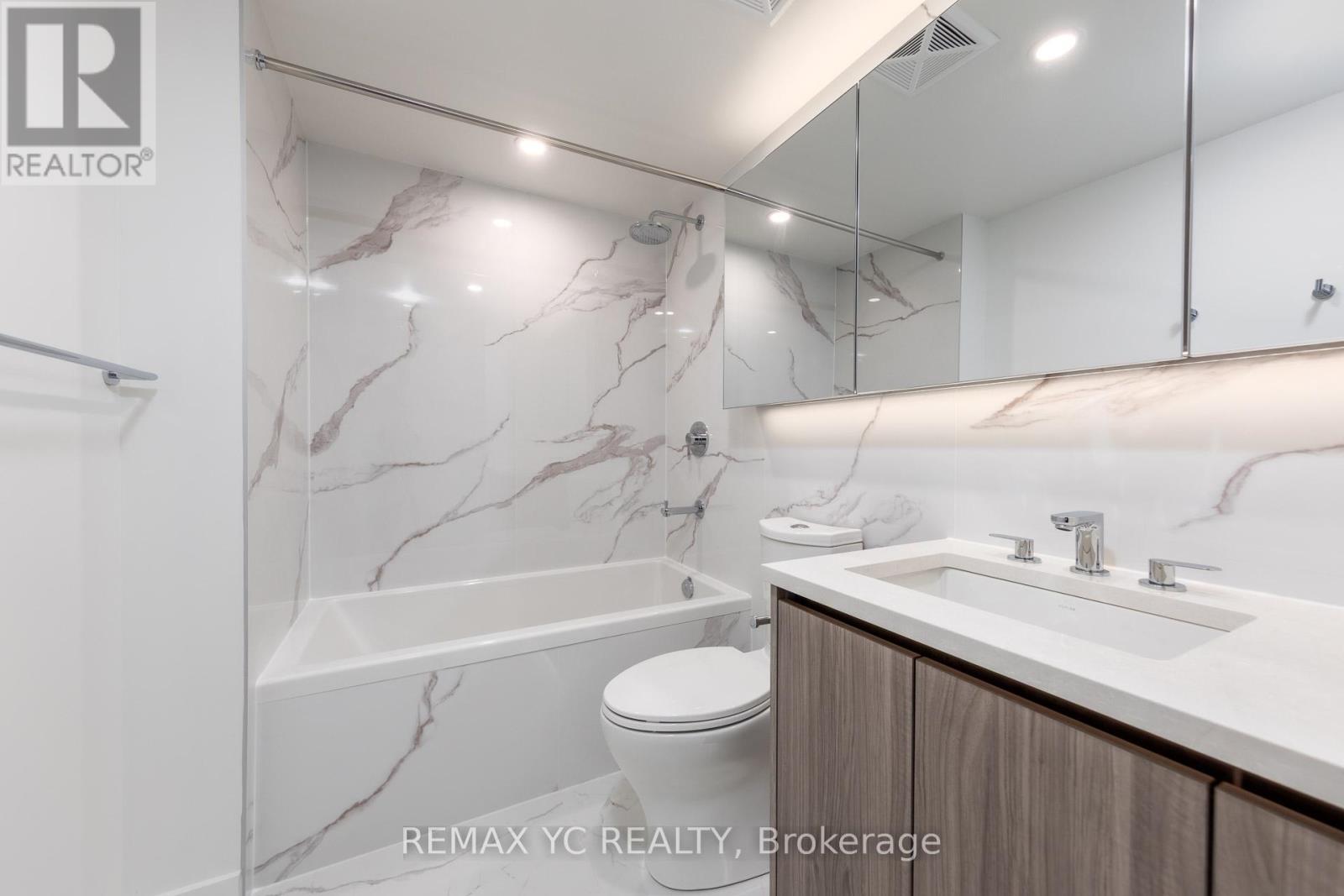 5705 - 1 Concord City Place Way, Toronto, Ontario  M5V 0X3 - Photo 6 - C12883702