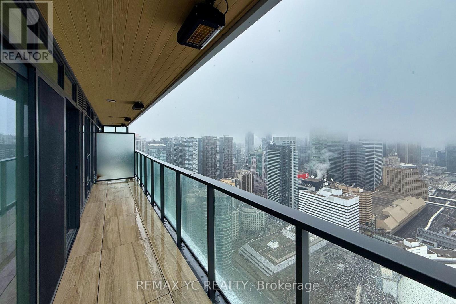 5705 - 1 Concord City Place Way, Toronto, Ontario  M5V 0X3 - Photo 9 - C12883702