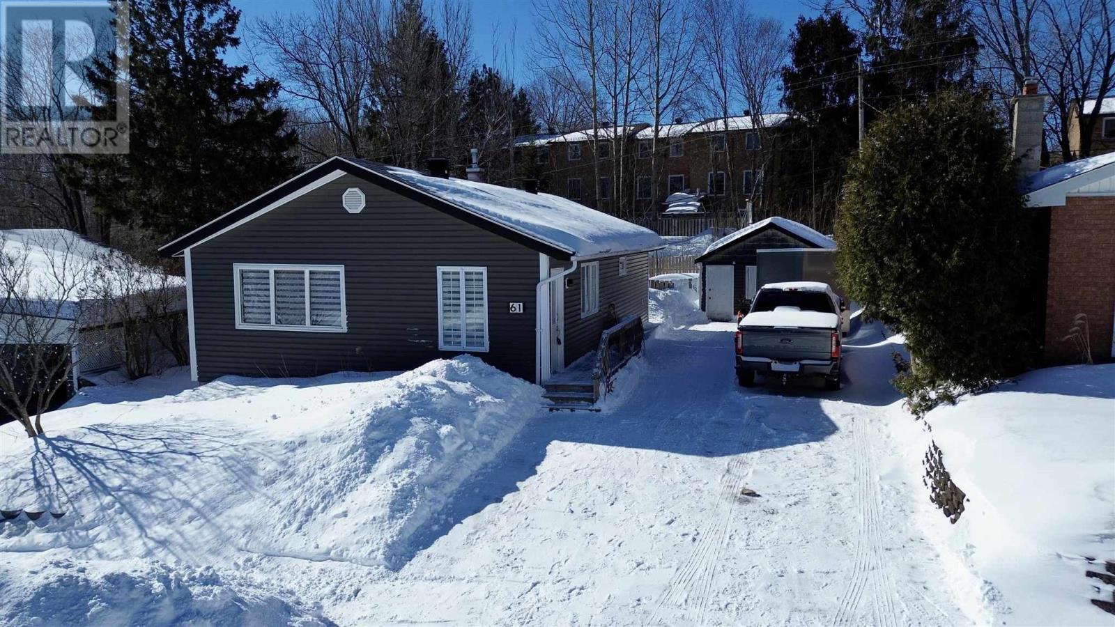 61 Axmith AVE, elliot lake, Ontario
