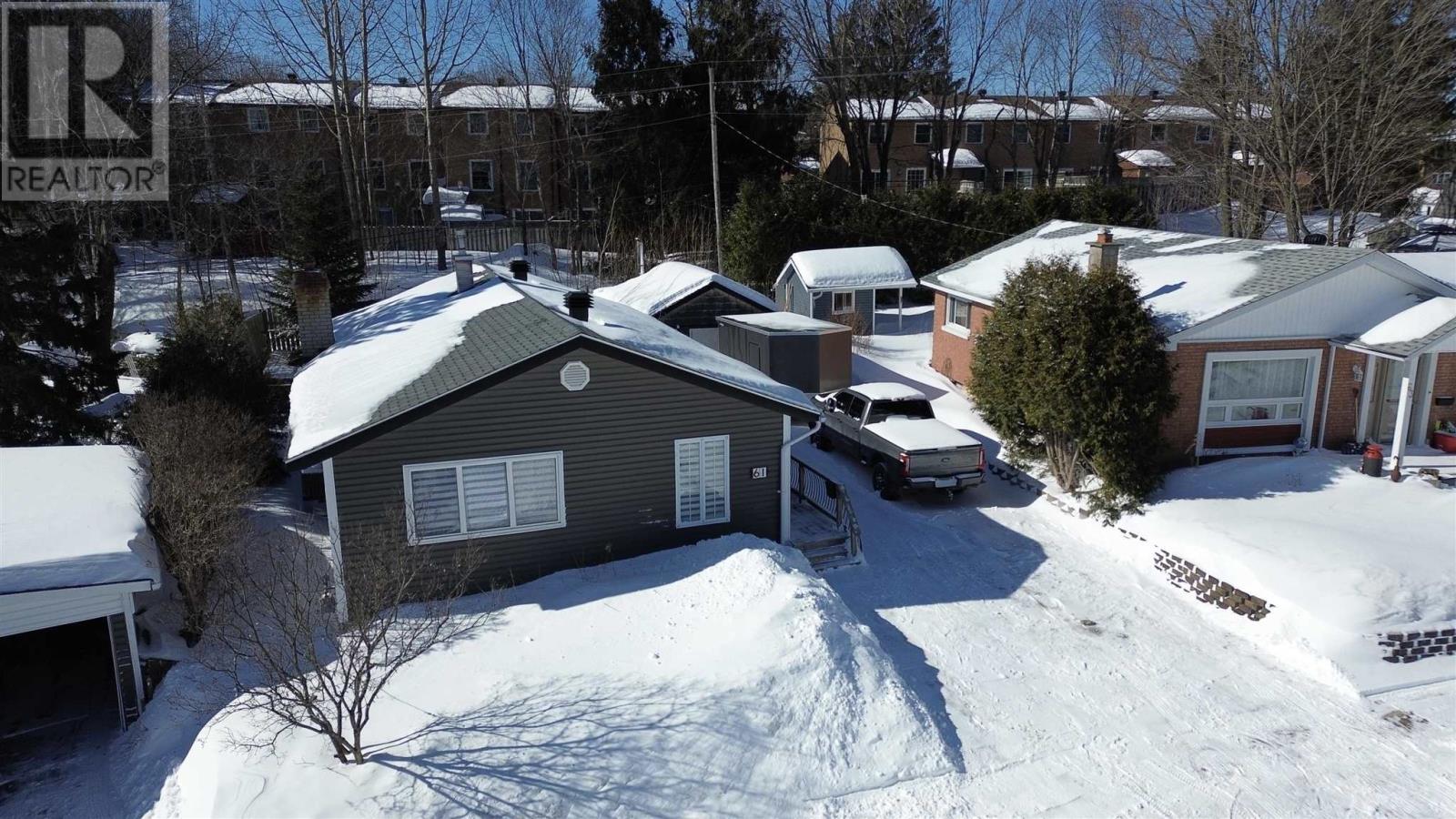 61 Axmith Ave, Elliot Lake, Ontario  P5A 1B5 - Photo 8 - SM260470
