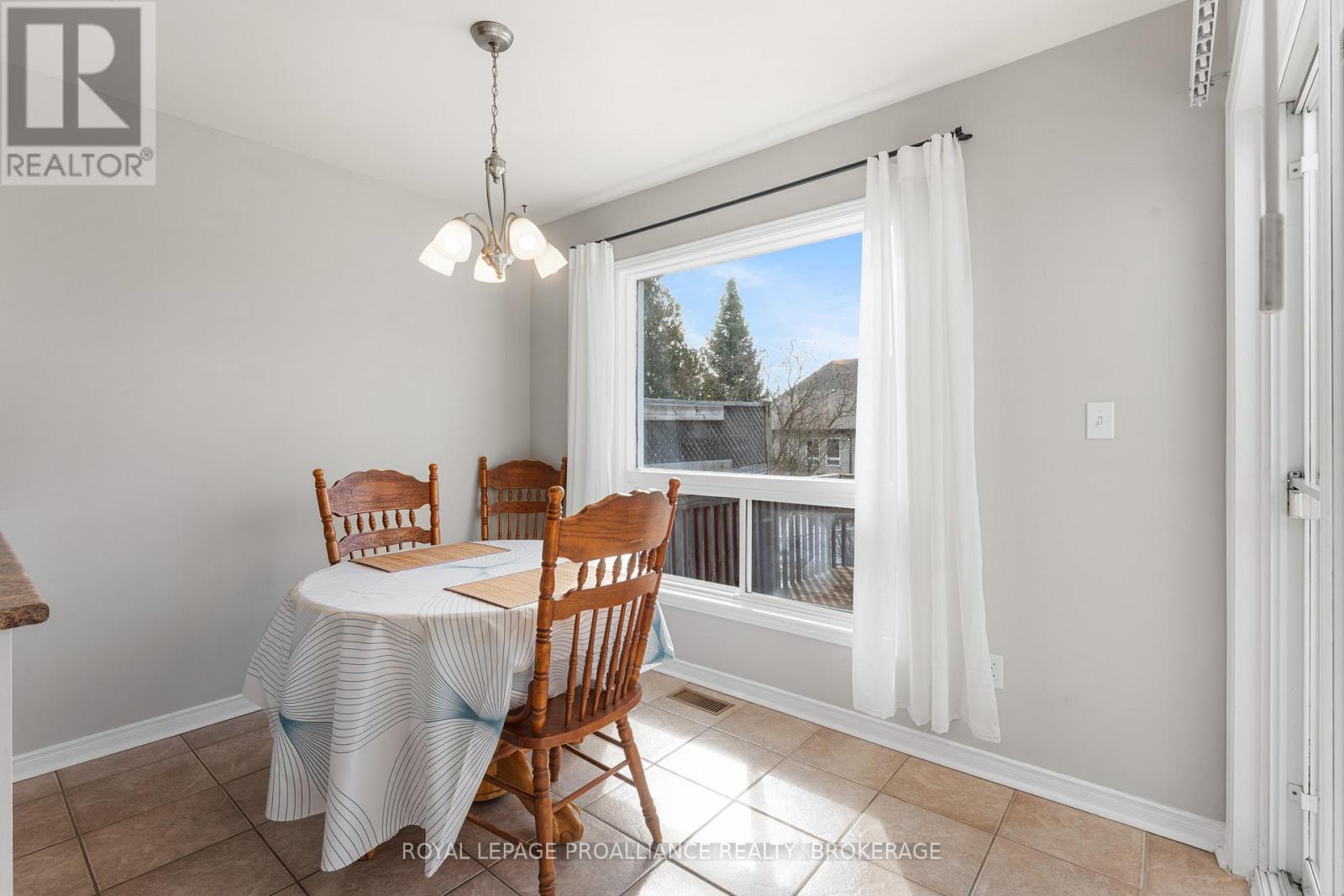 397 Malabar Drive, Kingston, Ontario  K7M 8X1 - Photo 15 - X12872940