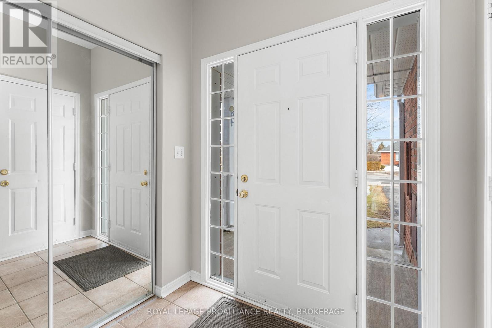 397 Malabar Drive, Kingston, Ontario  K7M 8X1 - Photo 3 - X12872940