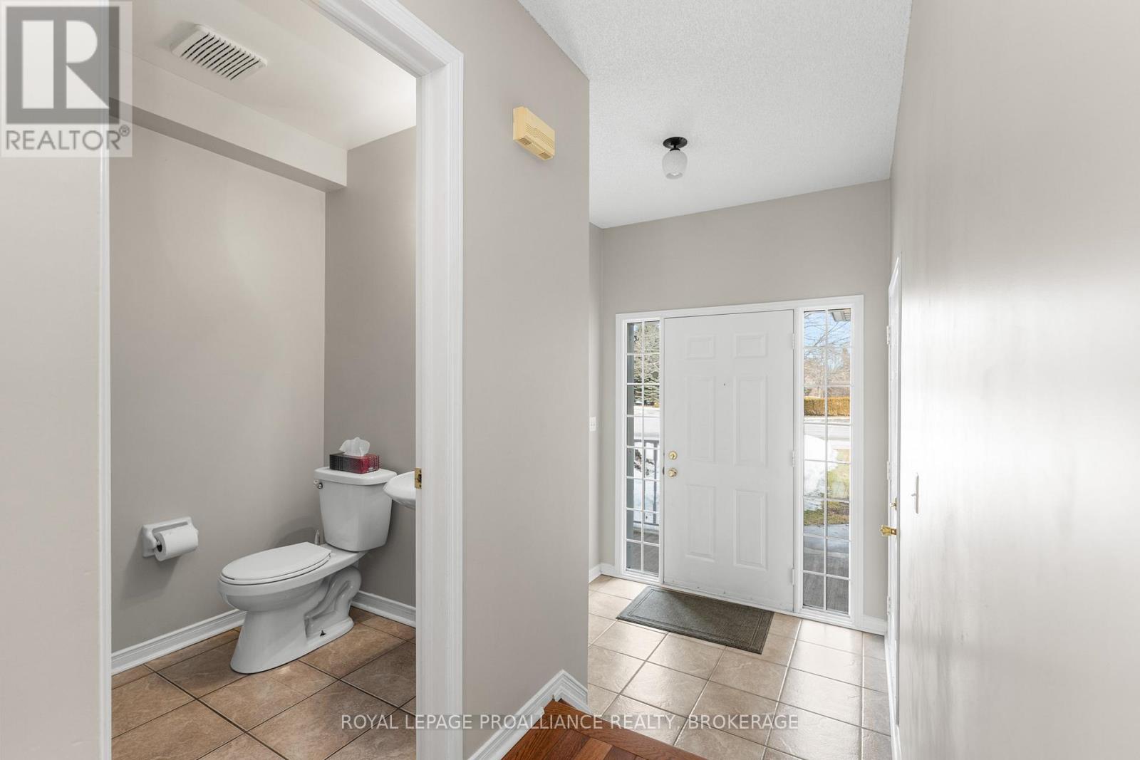 397 Malabar Drive, Kingston, Ontario  K7M 8X1 - Photo 6 - X12872940