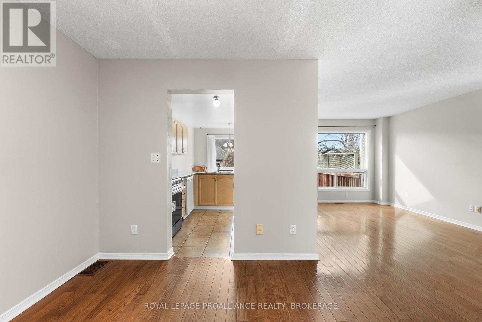 397 Malabar Drive, Kingston, Ontario  K7M 8X1 - Photo 8 - X12872940