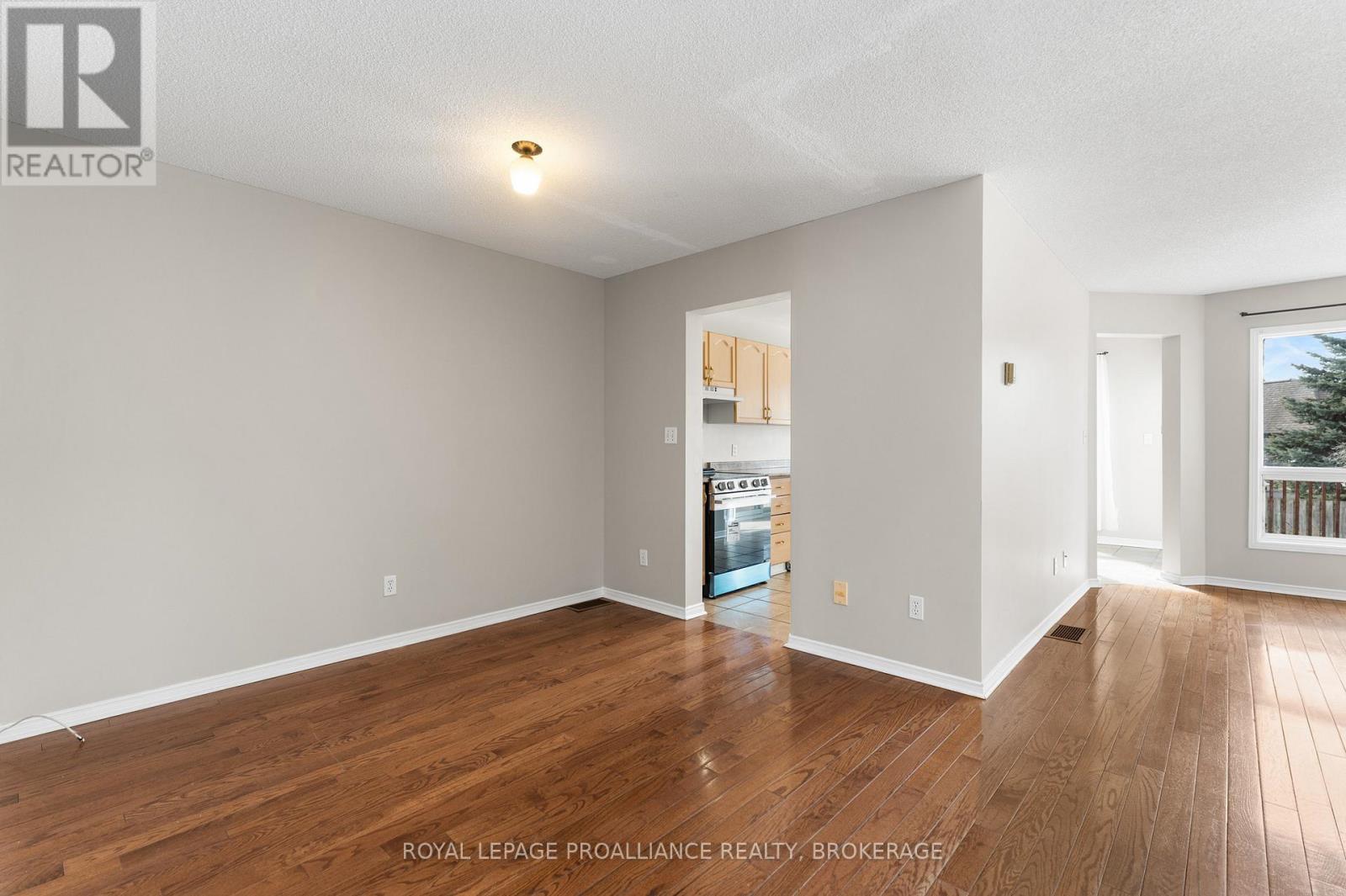 397 Malabar Drive, Kingston, Ontario  K7M 8X1 - Photo 7 - X12872940