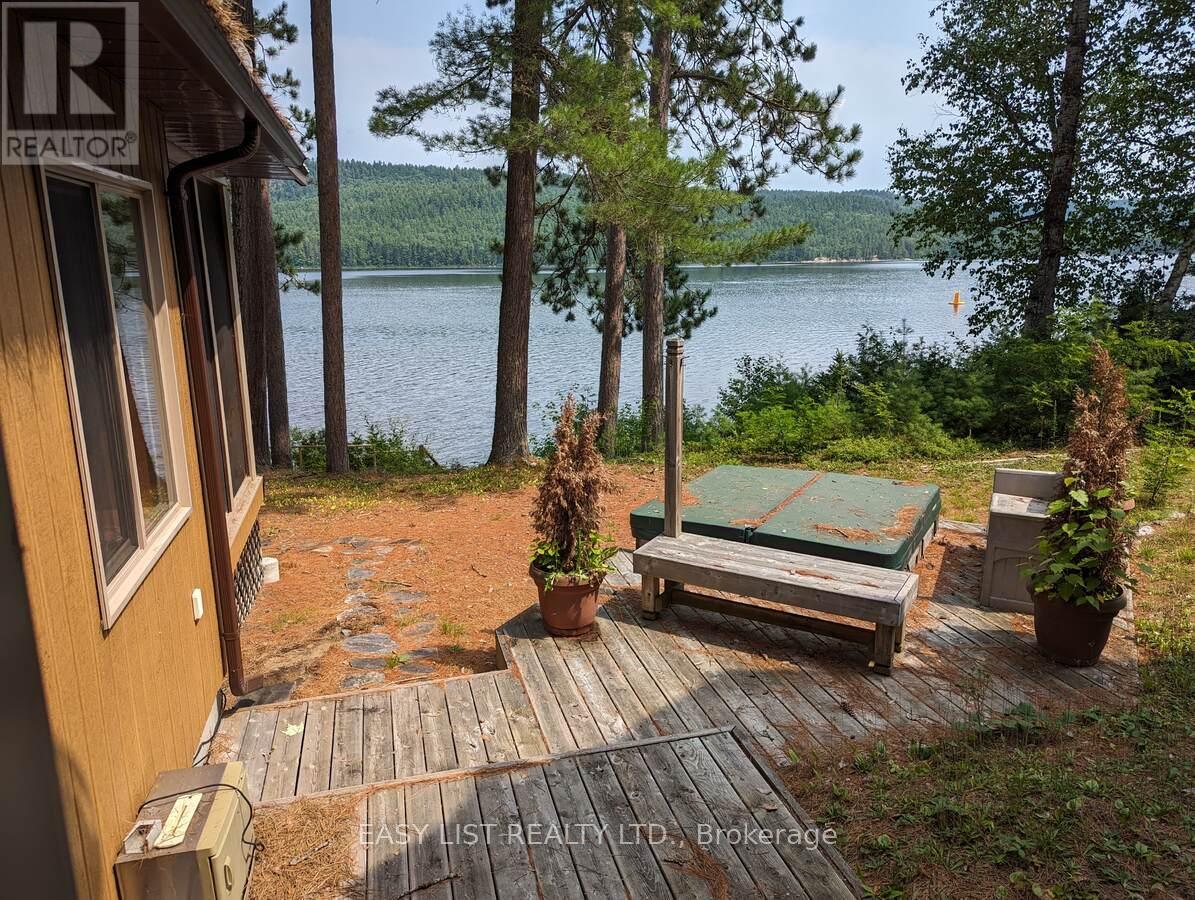 35692 Hwy 17, Laurentian Hills, Ontario  K0J 1P0 - Photo 7 - X12884034