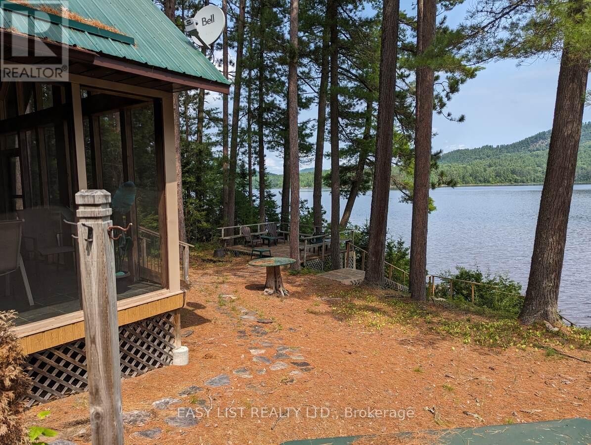 35692 Hwy 17, Laurentian Hills, Ontario  K0J 1P0 - Photo 8 - X12884034