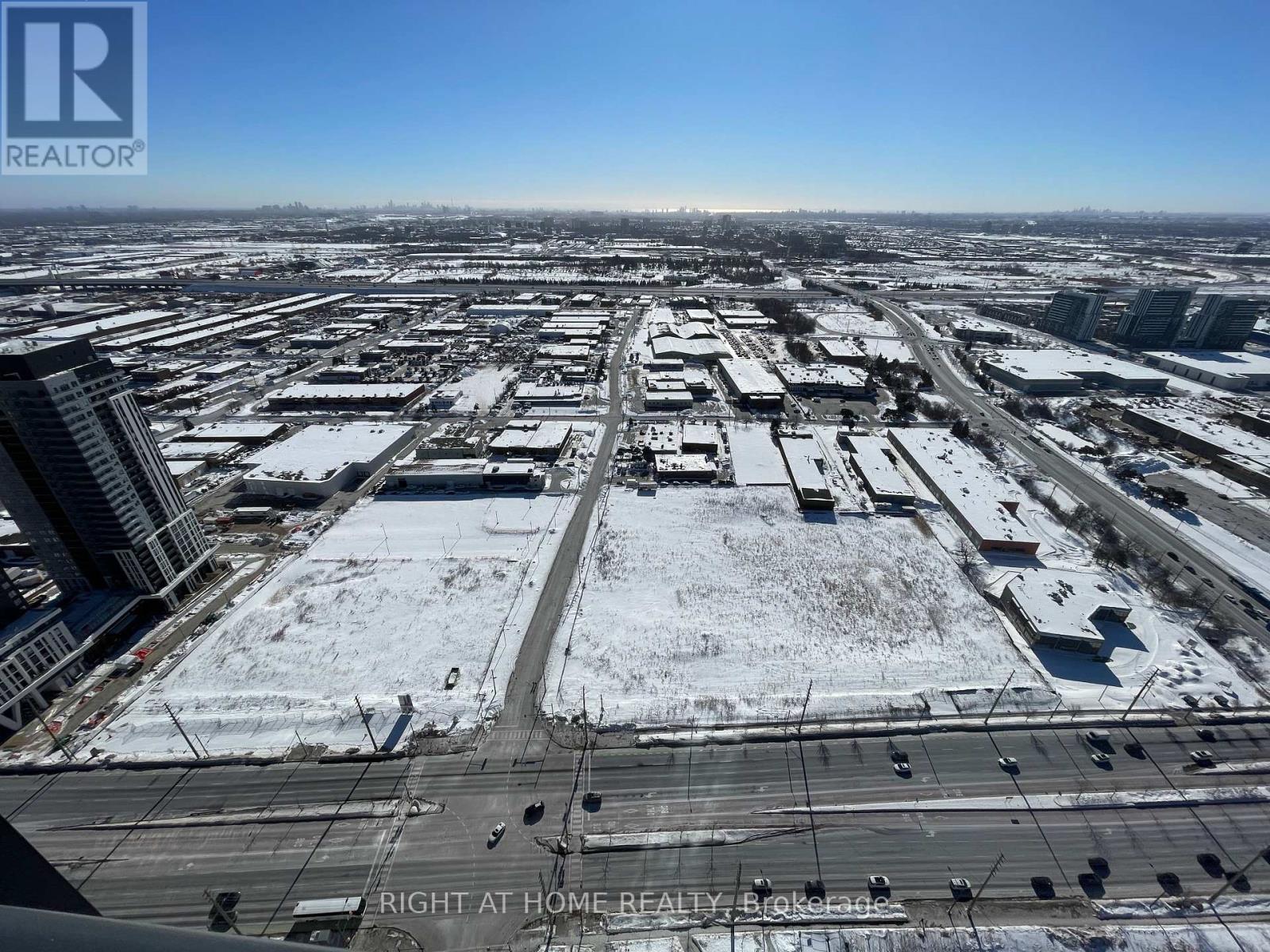 4403 - 2920 Highway 7 W, Vaughan, Ontario  L4K 0P4 - Photo 10 - N12707806