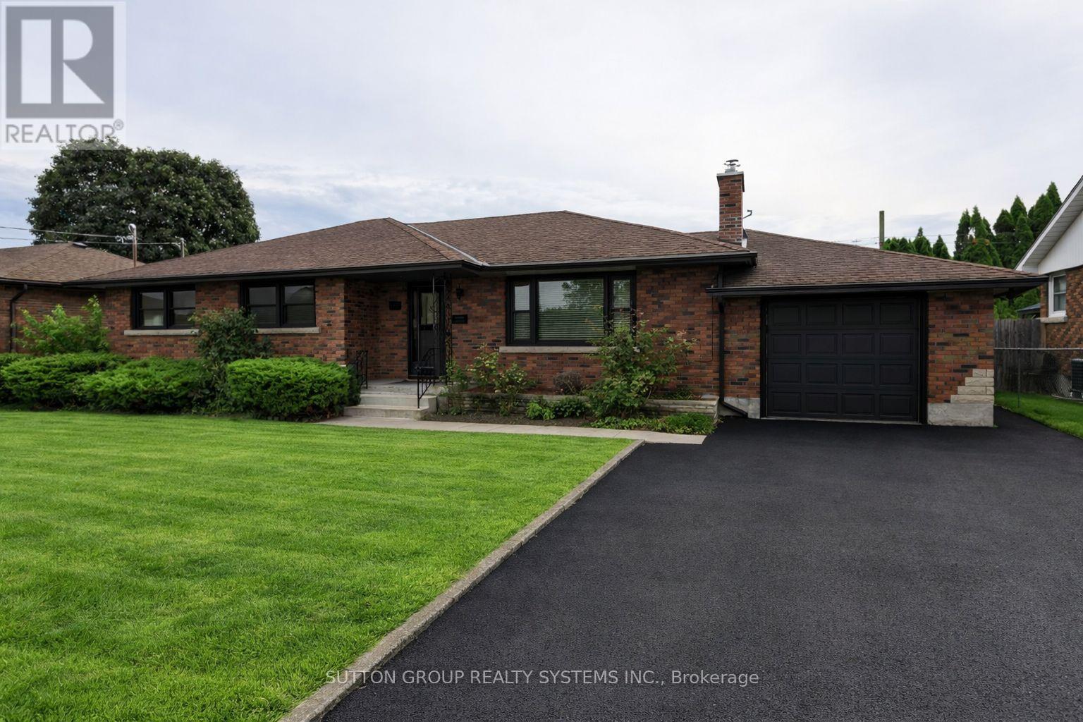 LOWER - 12 KAMLA DRIVE, St. Catharines, Ontario
