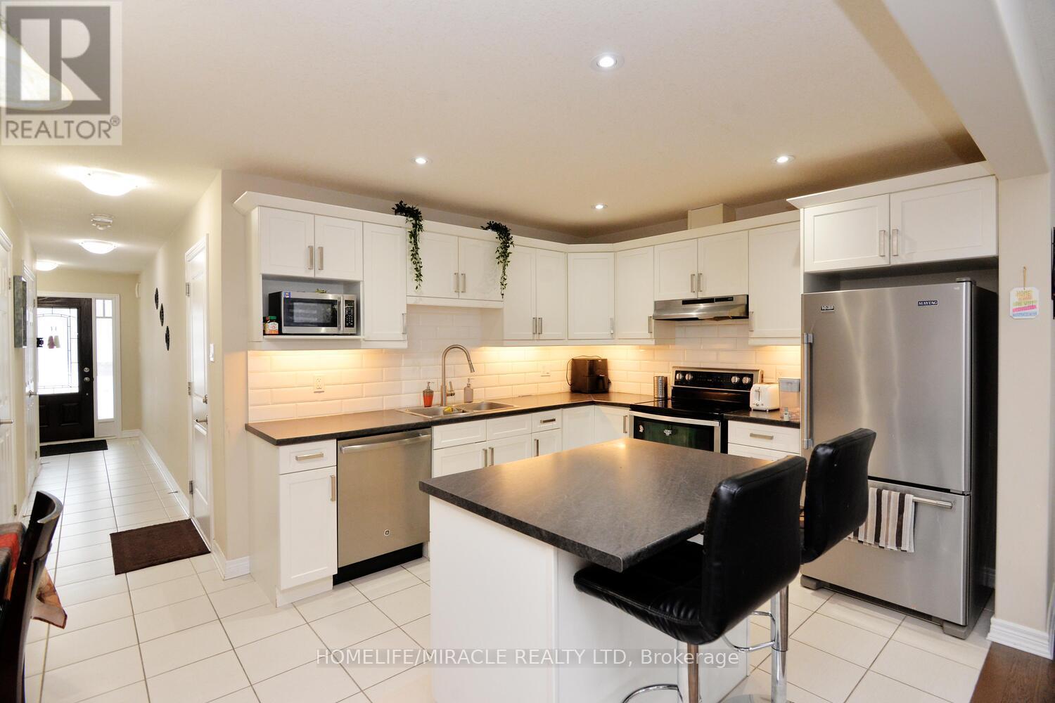 26 Winterton Court, Orangeville, Ontario  L9W 7N5 - Photo 9 - W12883866