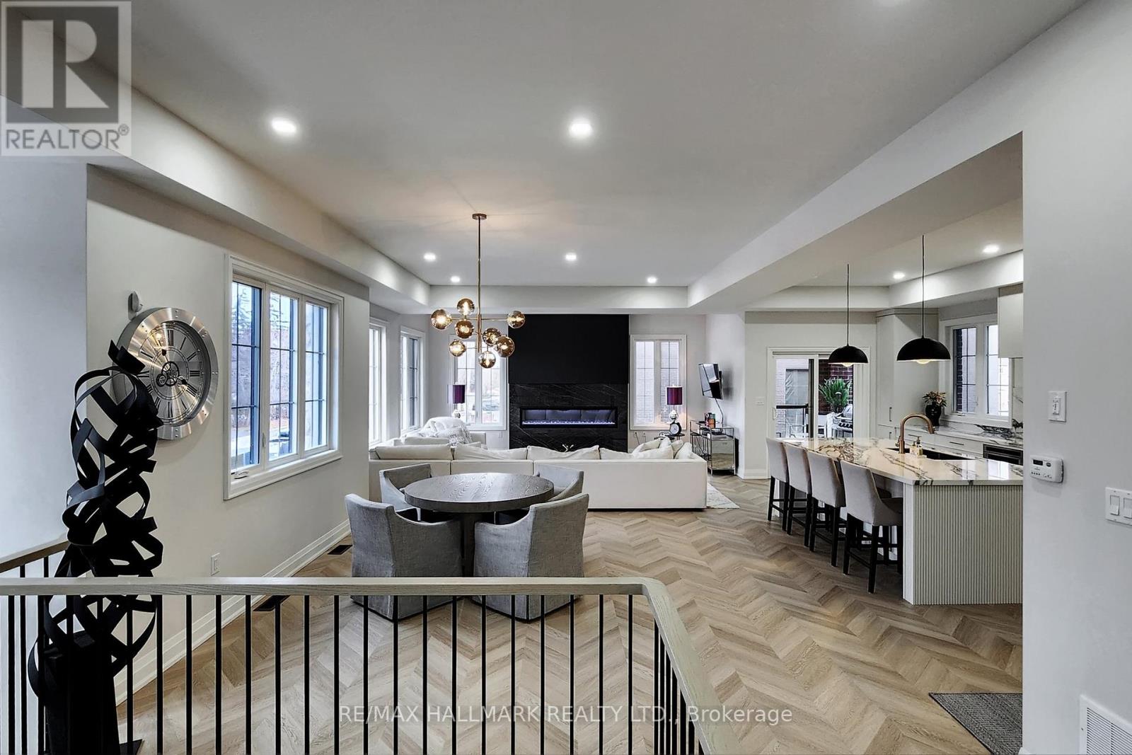 31 Naughton Drive, Richmond Hill, Ontario  L4C 4M6 - Photo 14 - N12884026