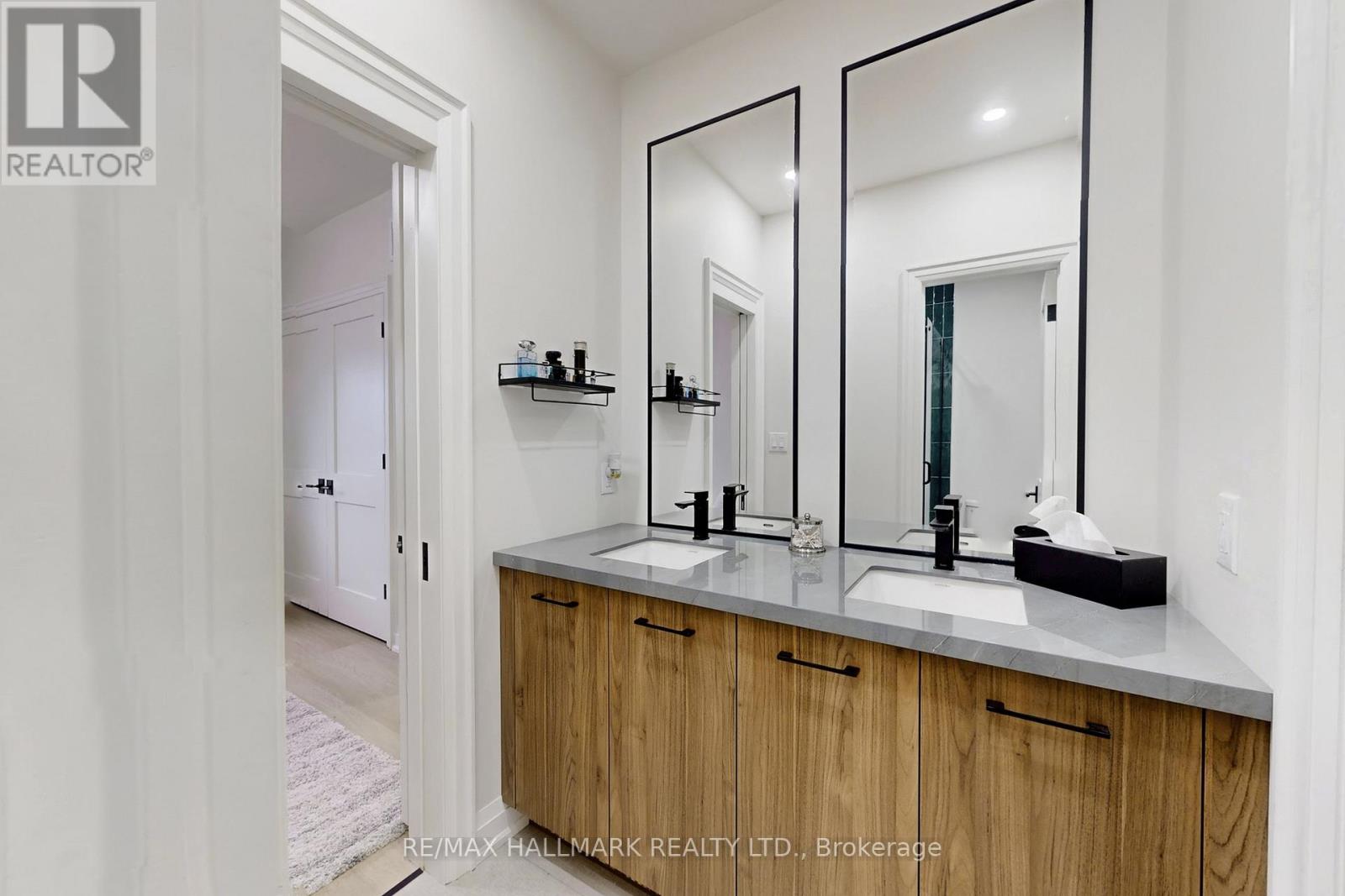 31 Naughton Drive, Richmond Hill, Ontario  L4C 4M6 - Photo 44 - N12884026