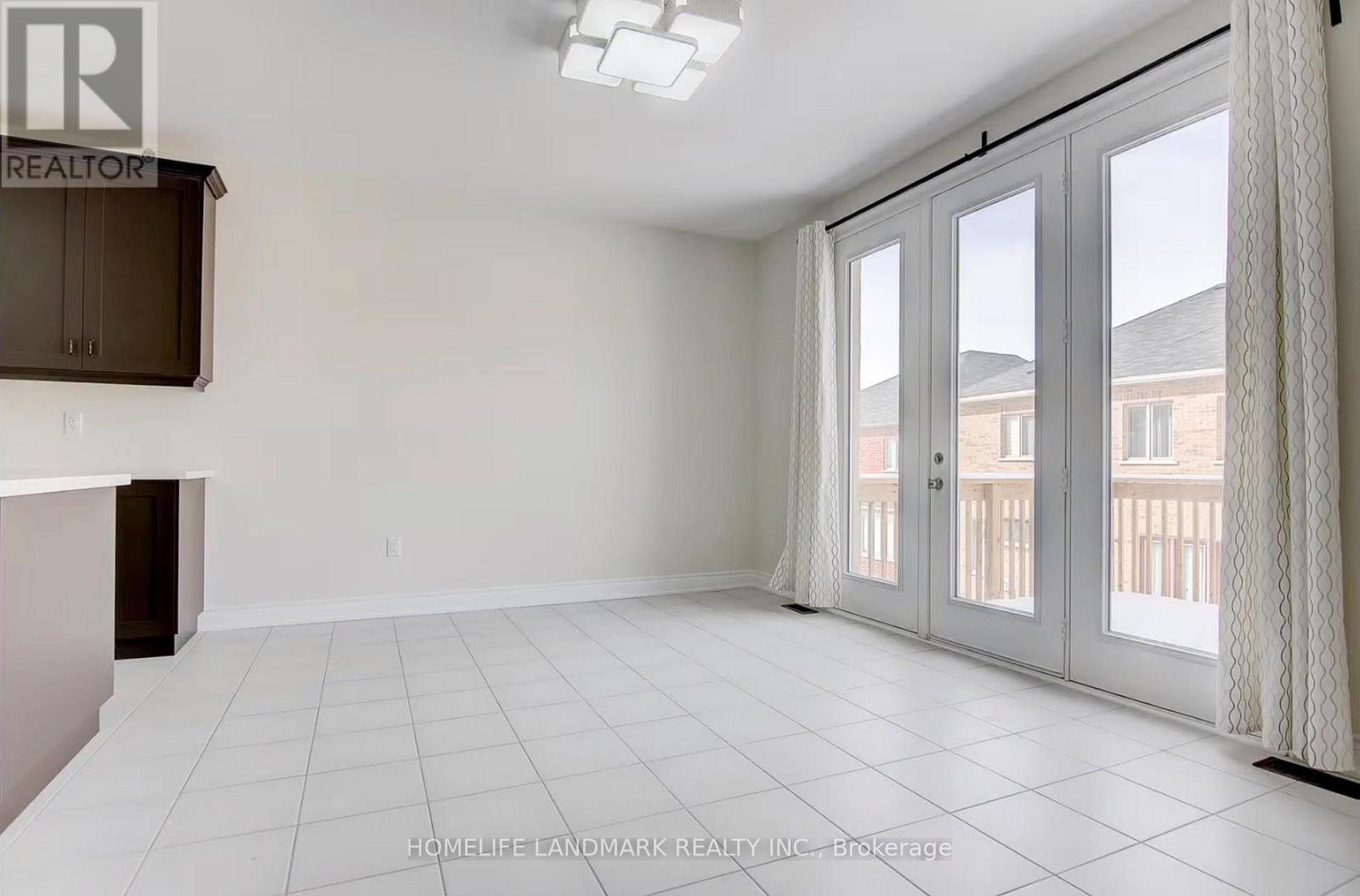 707 Harry Douglas Street, Newmarket, Ontario  L3X 0J8 - Photo 15 - N12884036