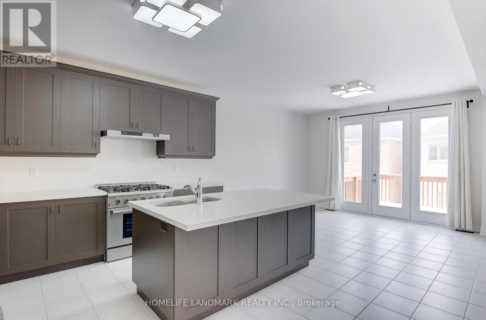 707 Harry Douglas Street, Newmarket, Ontario  L3X 0J8 - Photo 19 - N12884036