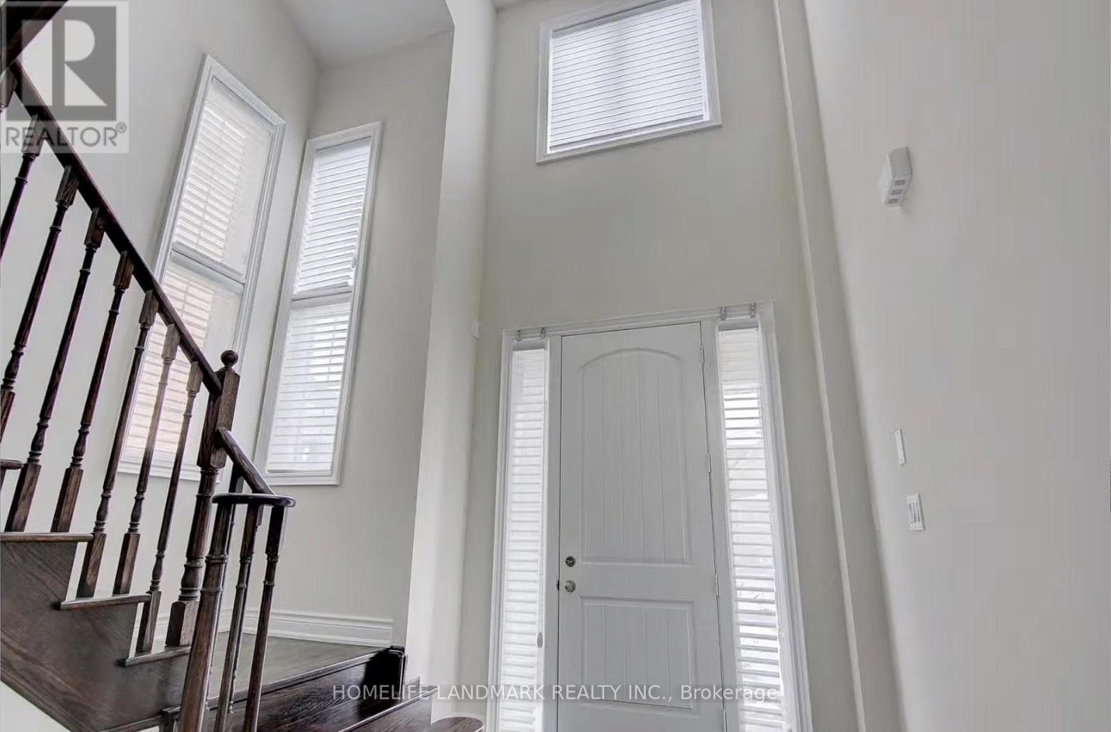 707 Harry Douglas Street, Newmarket, Ontario  L3X 0J8 - Photo 2 - N12884036