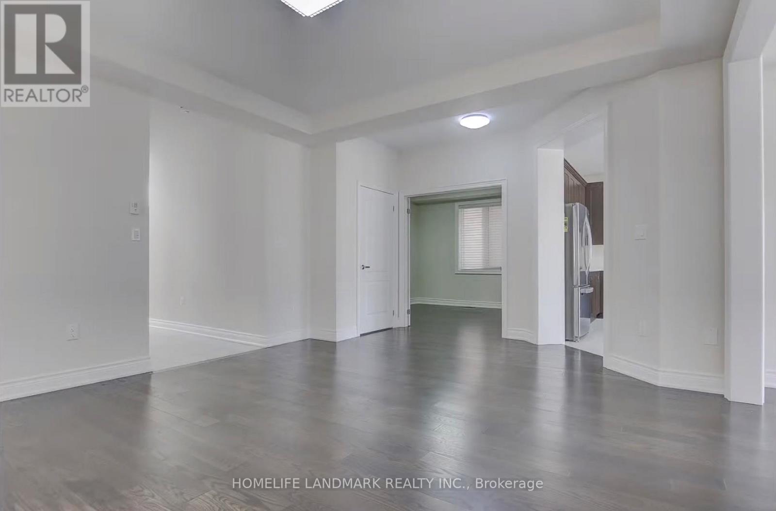 707 Harry Douglas Street, Newmarket, Ontario  L3X 0J8 - Photo 9 - N12884036