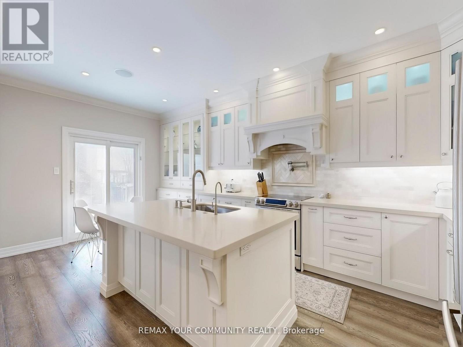 32 D'eva Drive, Vaughan, Ontario  L4J 0G1 - Photo 10 - N12884044