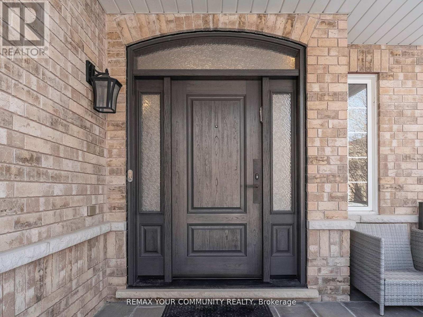 32 D'eva Drive, Vaughan, Ontario  L4J 0G1 - Photo 2 - N12884044