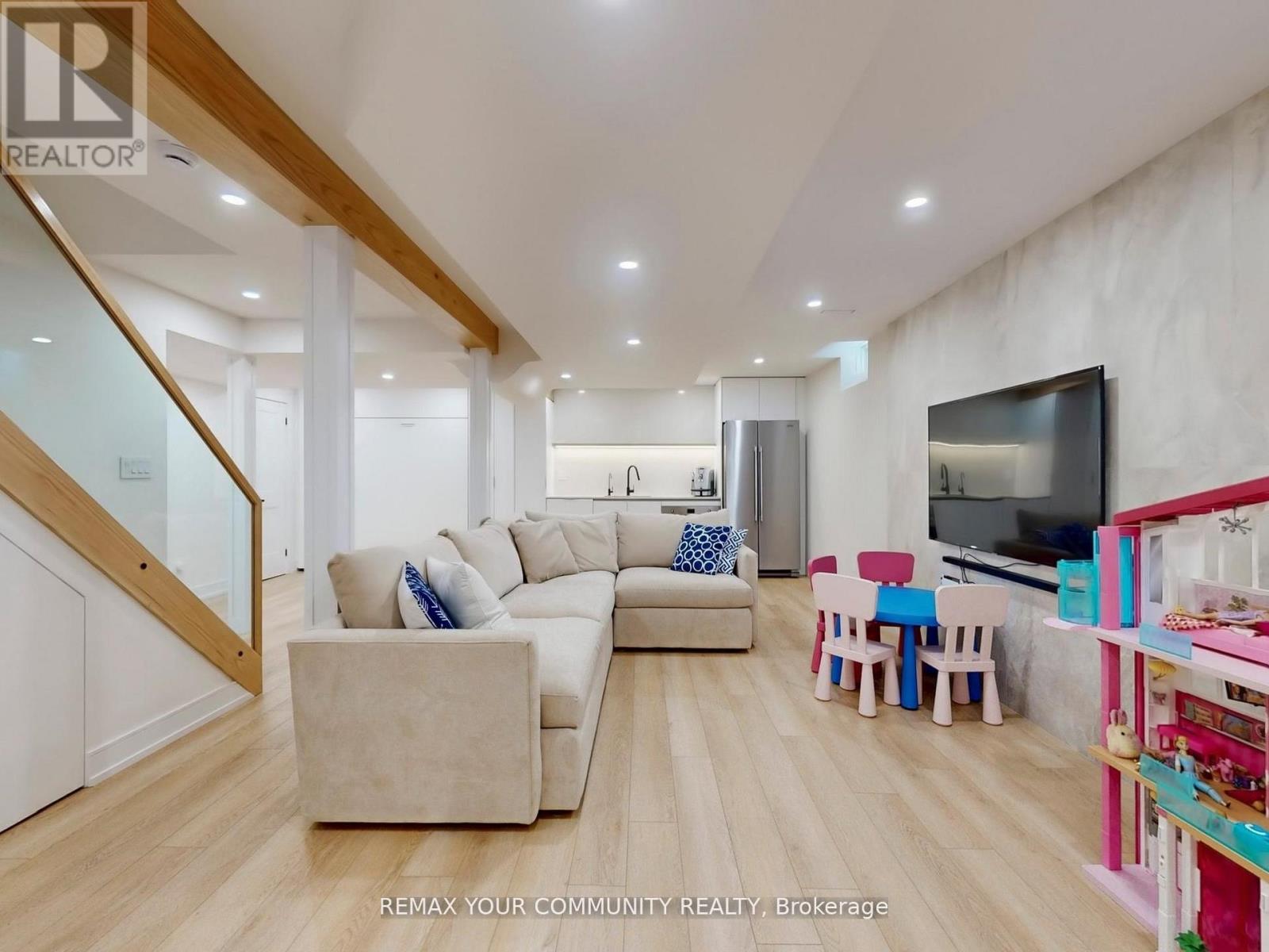 32 D'eva Drive, Vaughan, Ontario  L4J 0G1 - Photo 37 - N12884044