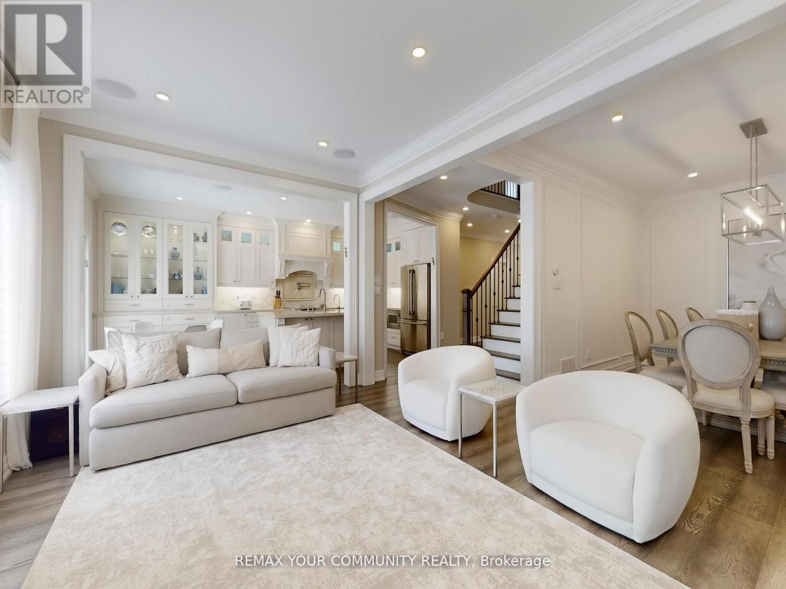 32 D'eva Drive, Vaughan, Ontario  L4J 0G1 - Photo 9 - N12884044