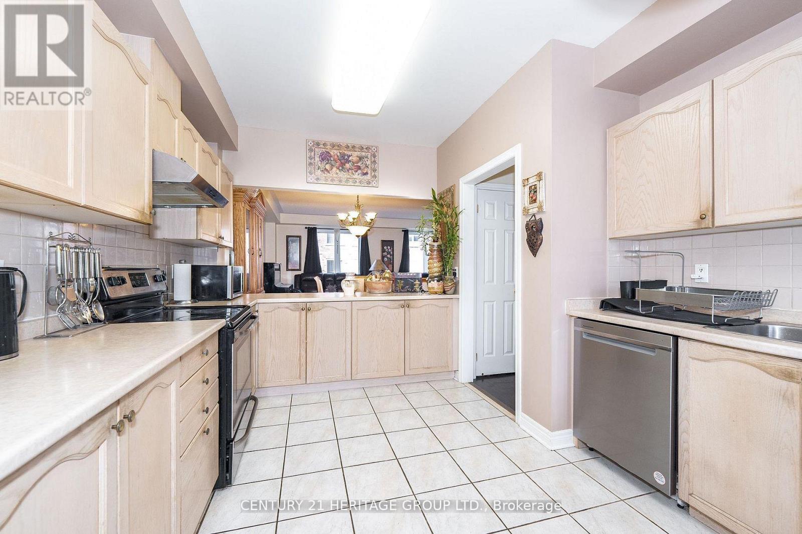 18 Orchid Road, Markham, Ontario  L3T 7T6 - Photo 19 - N12884048